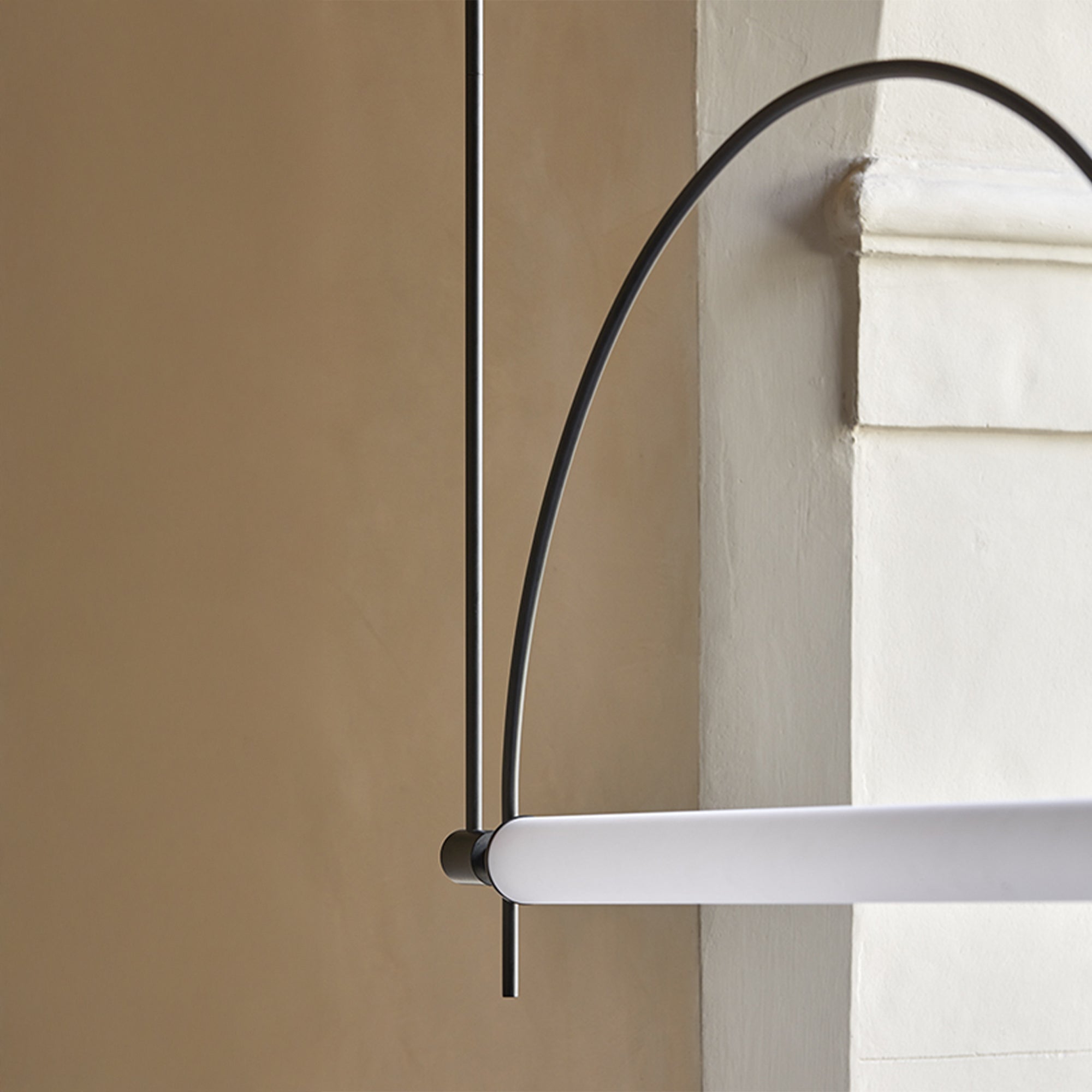 Aromas Arc LED závěsné svítidlo