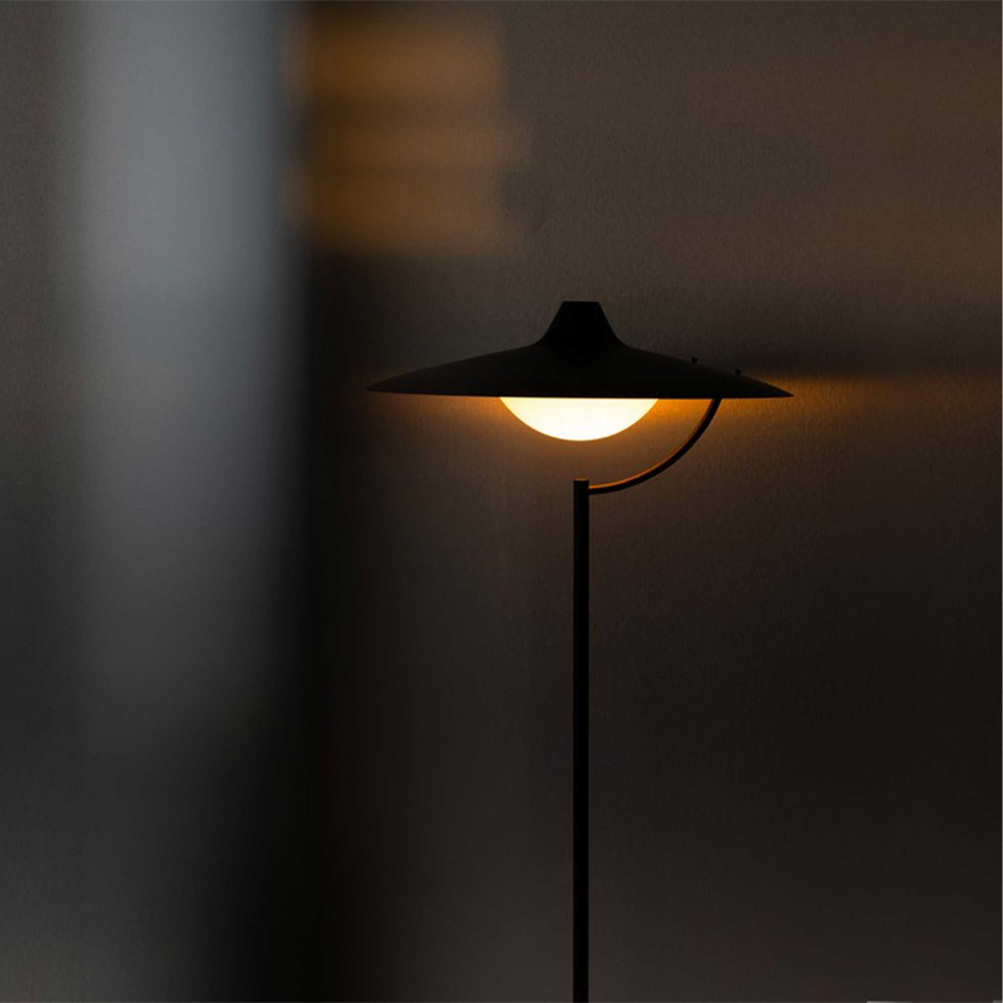 Lampa podłogowa LED DCW éditions Biny