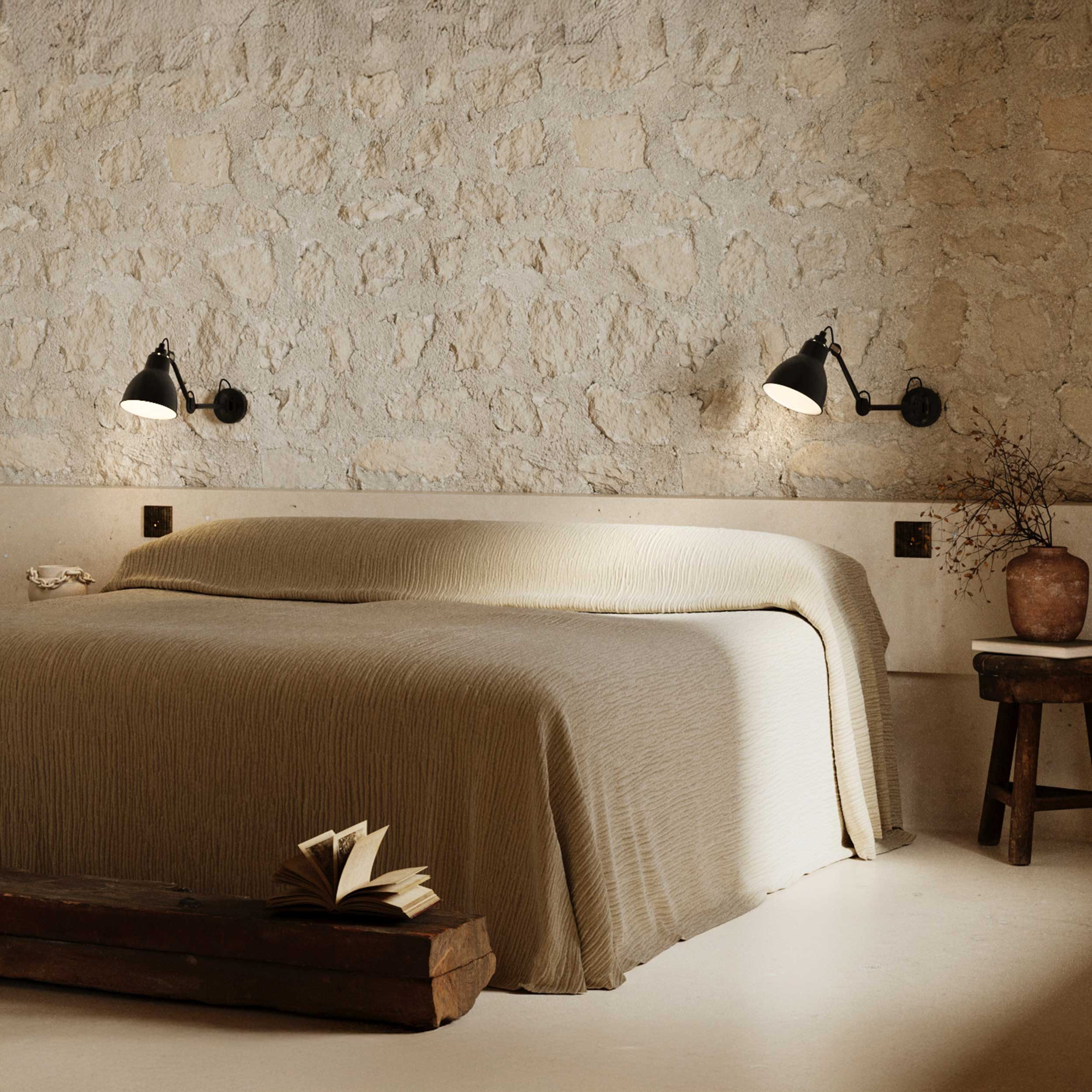 DCW éditions Lampe Gras N°204 E27 nástěnné svítidlo k posteli