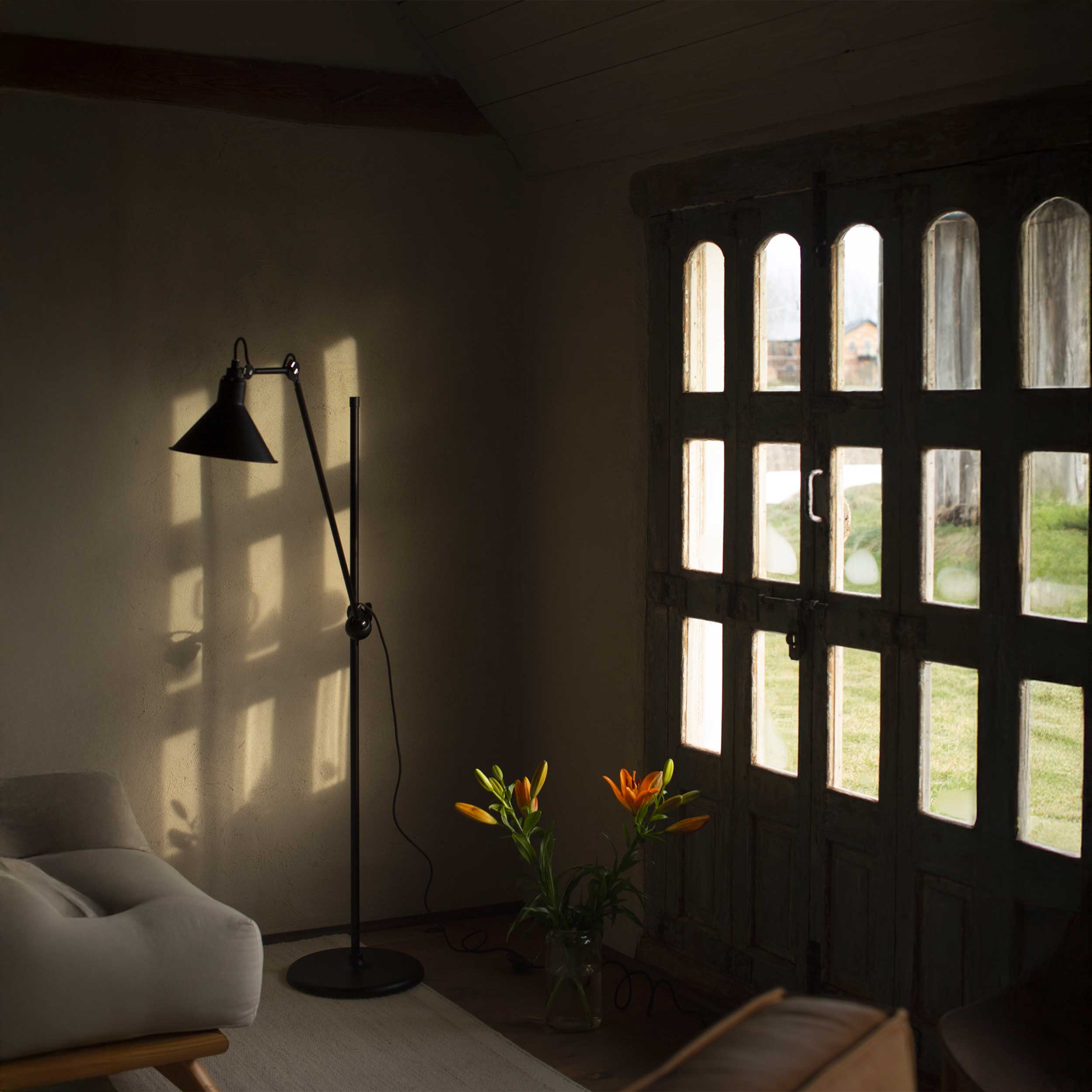 DCW éditions Lampe Gras N°215 E14 stojací svítidlo