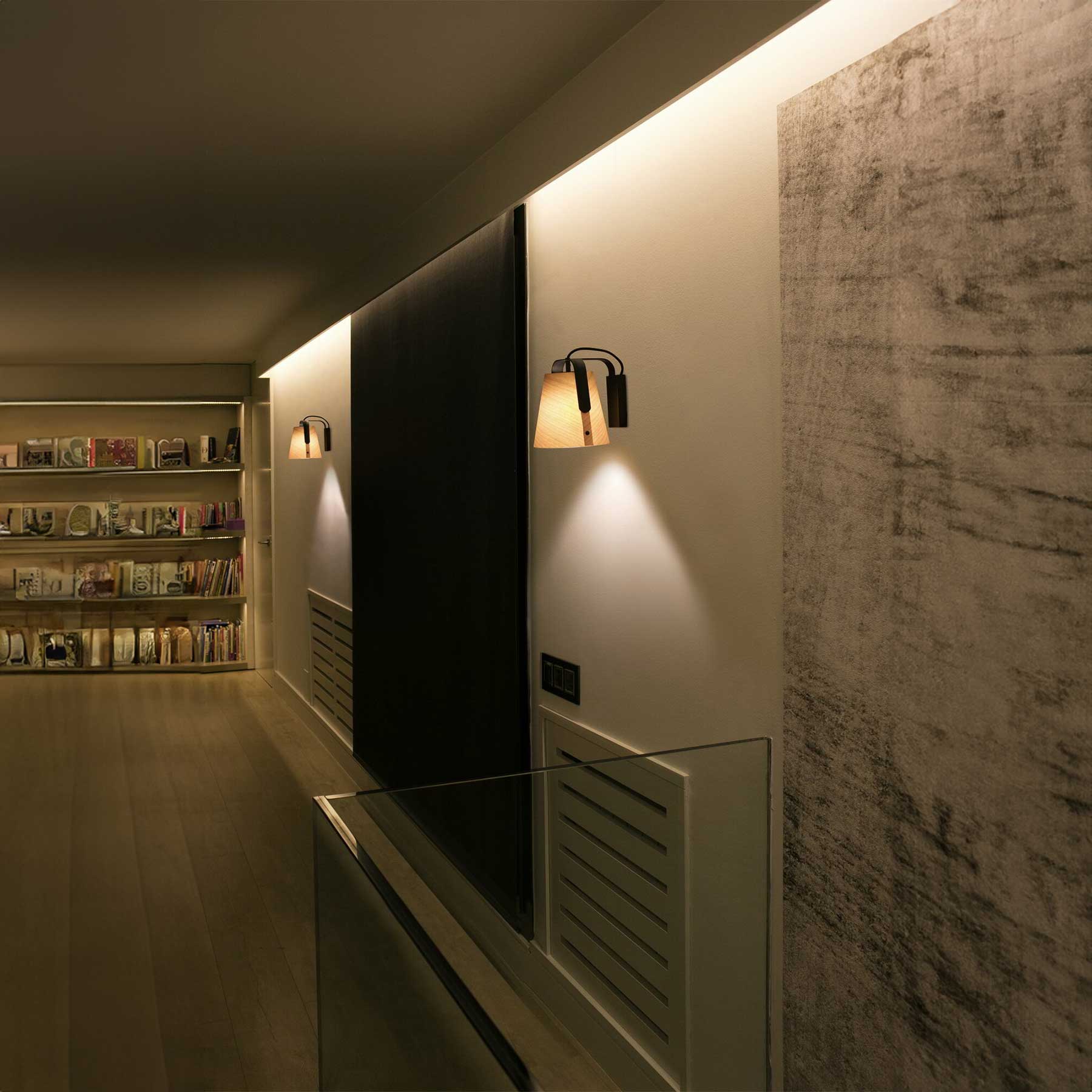 Faro Stood E27 dřevěné nástěnné svítidlo