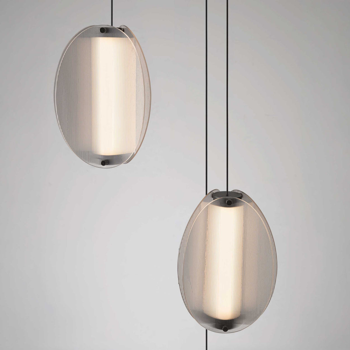 Lampa wisząca Nova Luce Noir LED o pionowym ustawieniu