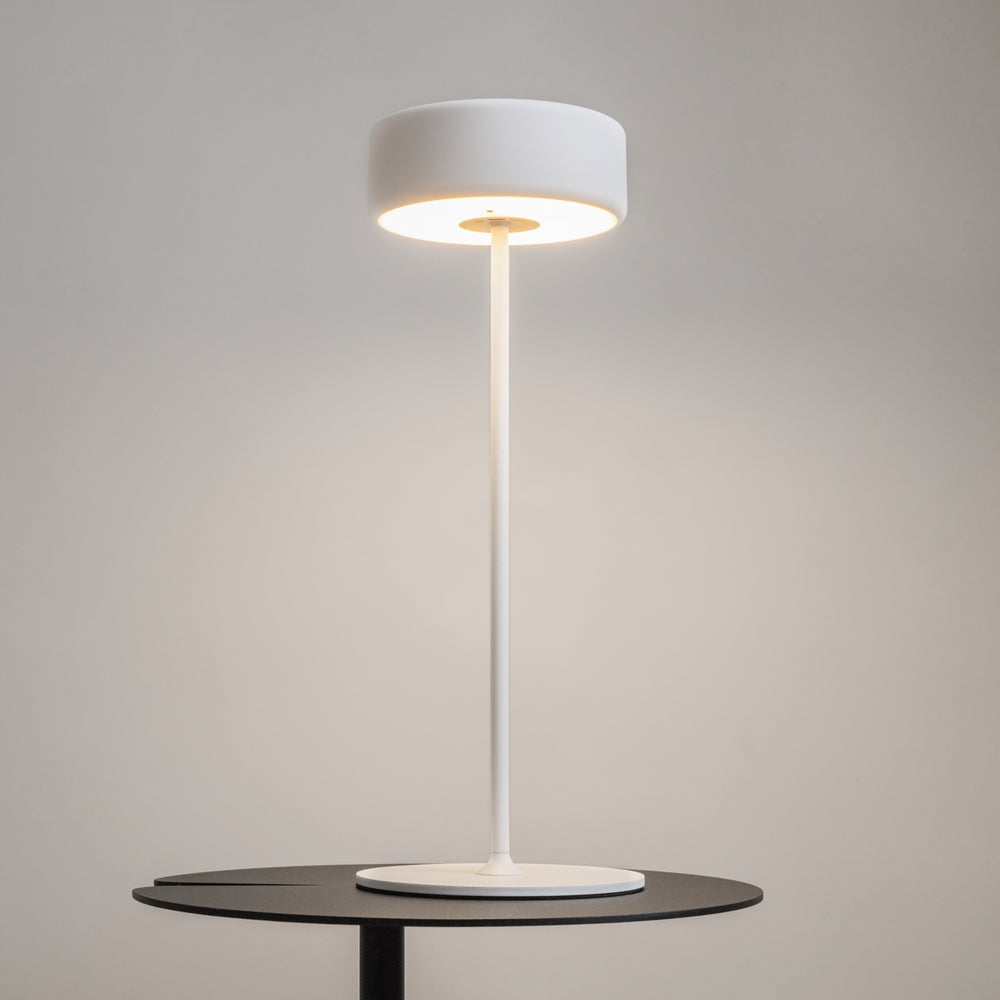 Maytoni AI Collaboration LED – przenośna lampa stołowa