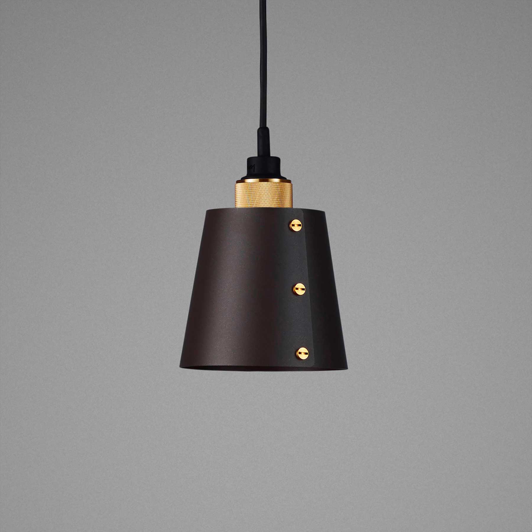 Buster & Punch HOOKED 1.0 Graphite E27 závěsné svítidlo