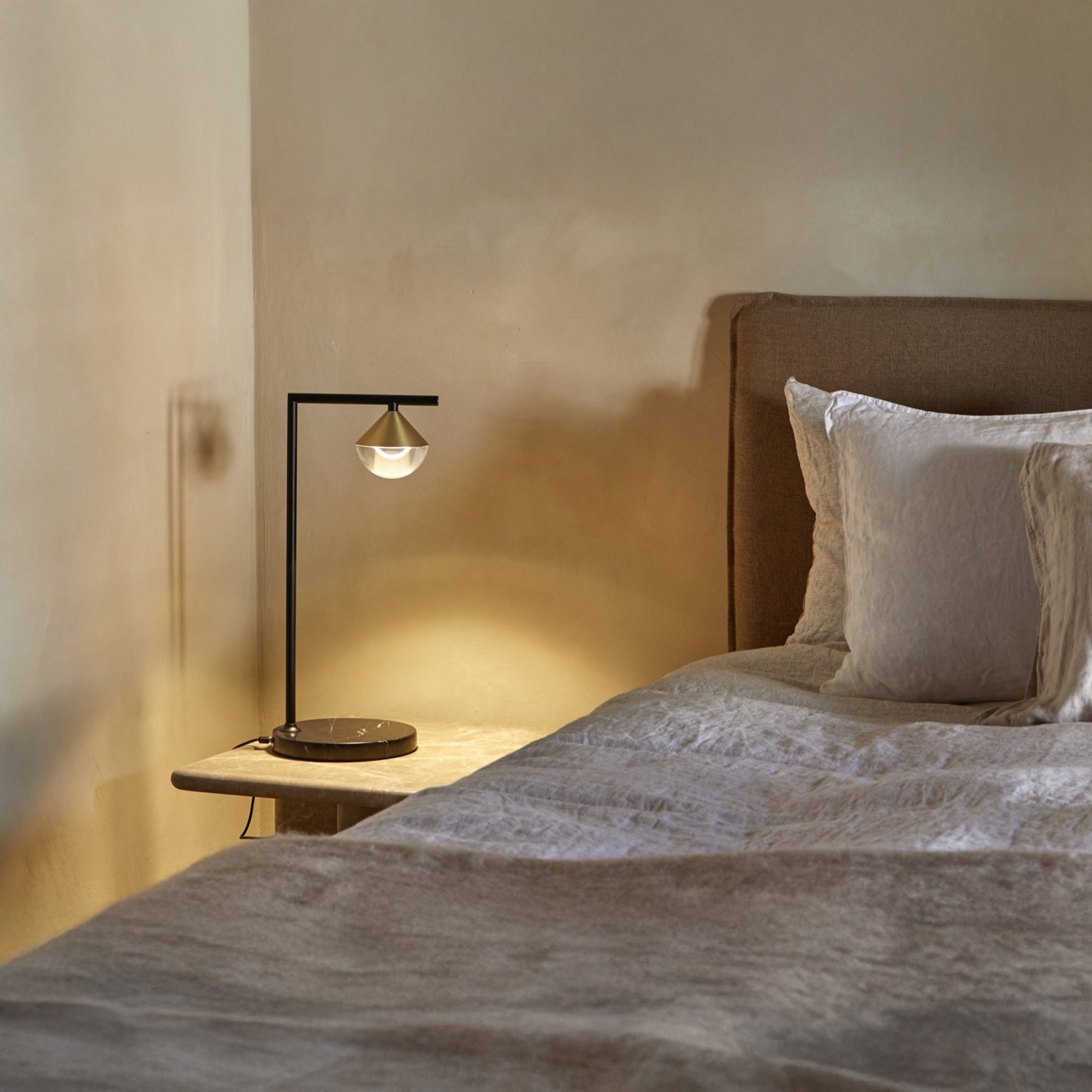 Aromas Nino LED stolní svítidlo