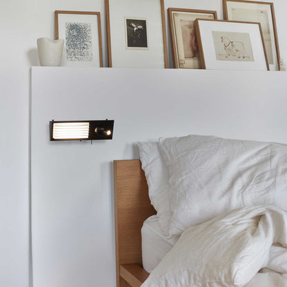 DCW éditions Biny LED nástěnné svítidlo k posteli