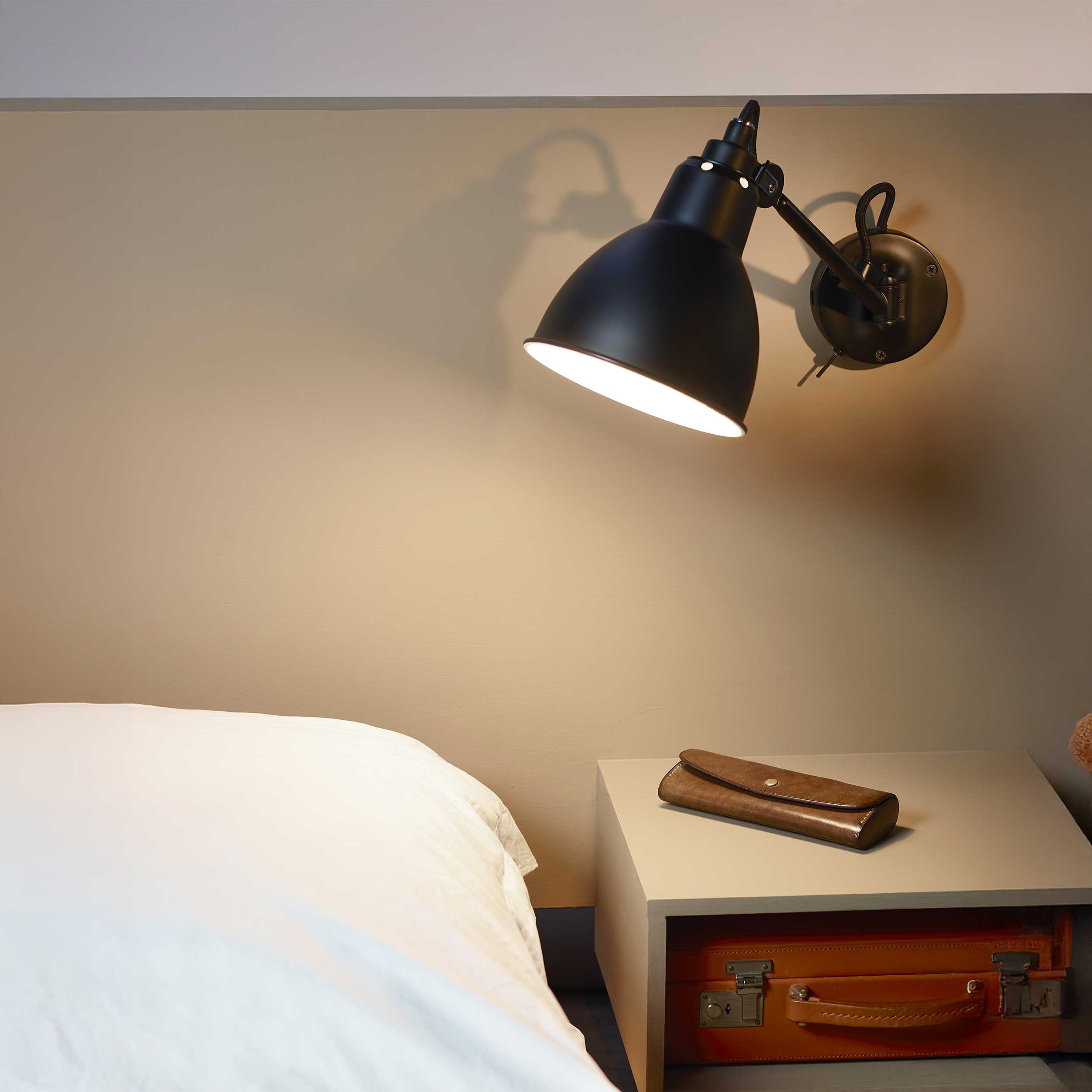 DCW éditions Lampe Gras N°104 E27 svítidlo k posteli