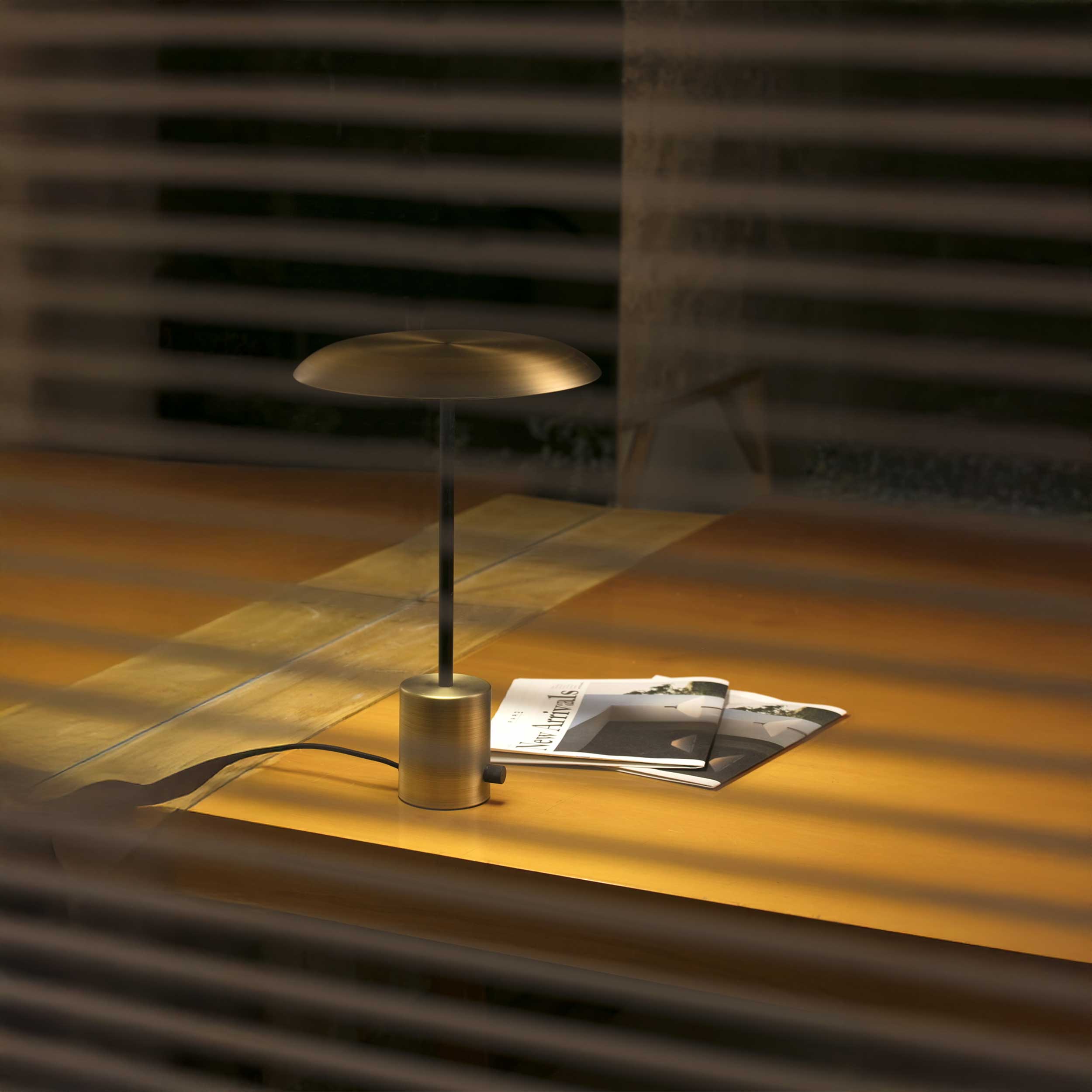 Faro Hoshi LED stolní stmívatelné svítidlo