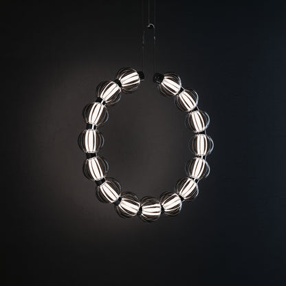 Maytoni Amulet LED – lampa wisząca w formie kompozycji łańcuchowej