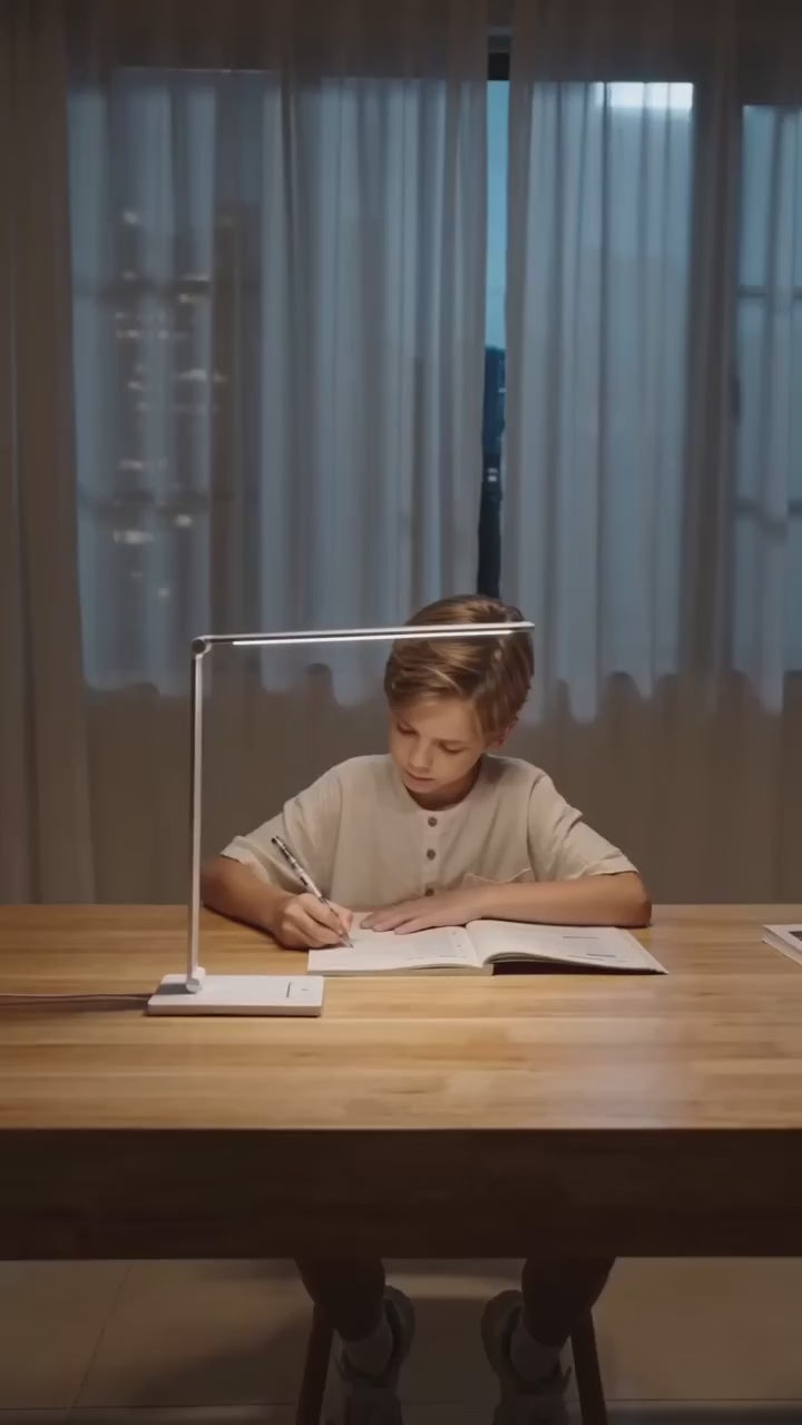 Proszę załadować wideo: Nia Square LED